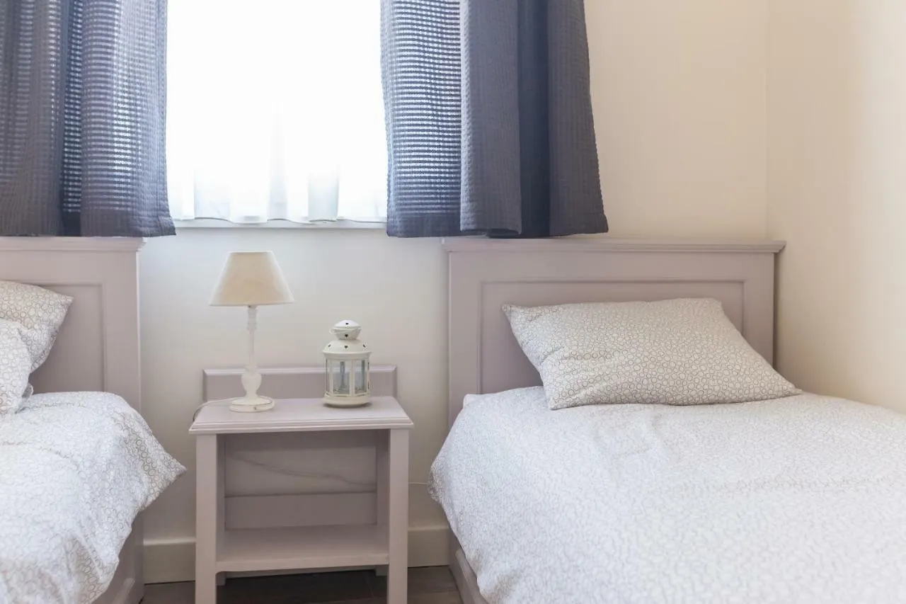 Apartamento Adorma Hum 0*,